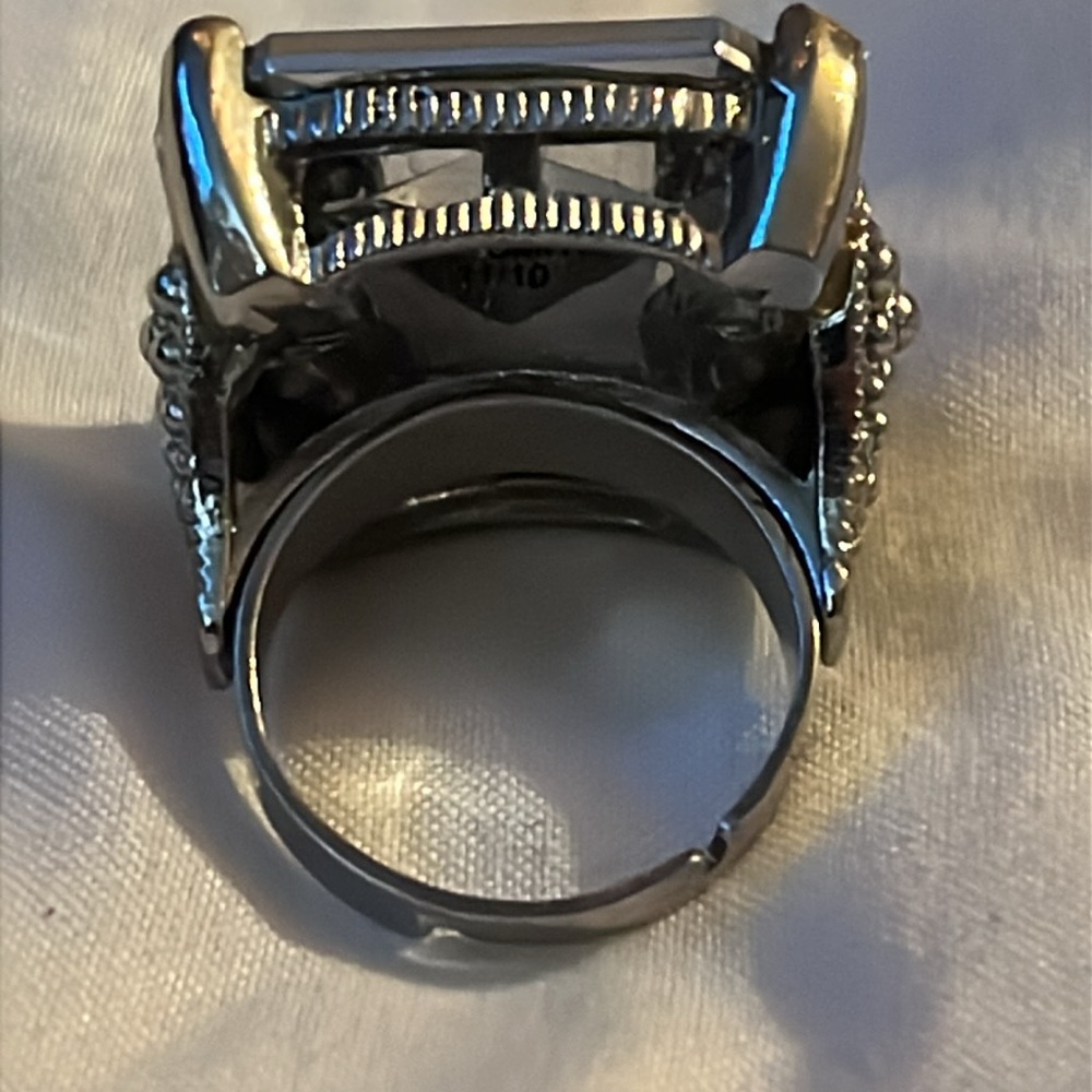 Vibrant Blue Silver Gemstone Ring - image 4